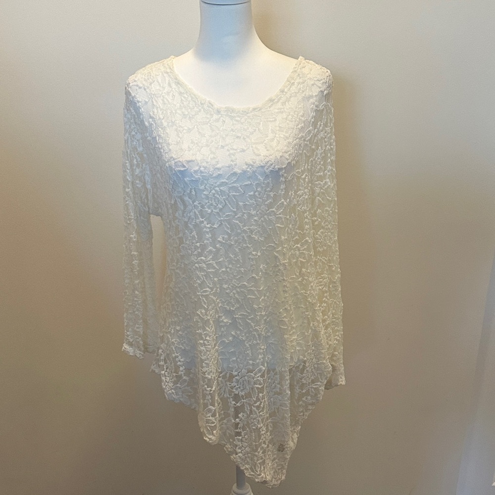 Dantelle Lace Tunic Top